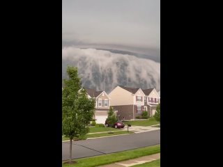 chip key clouds like a tsunami